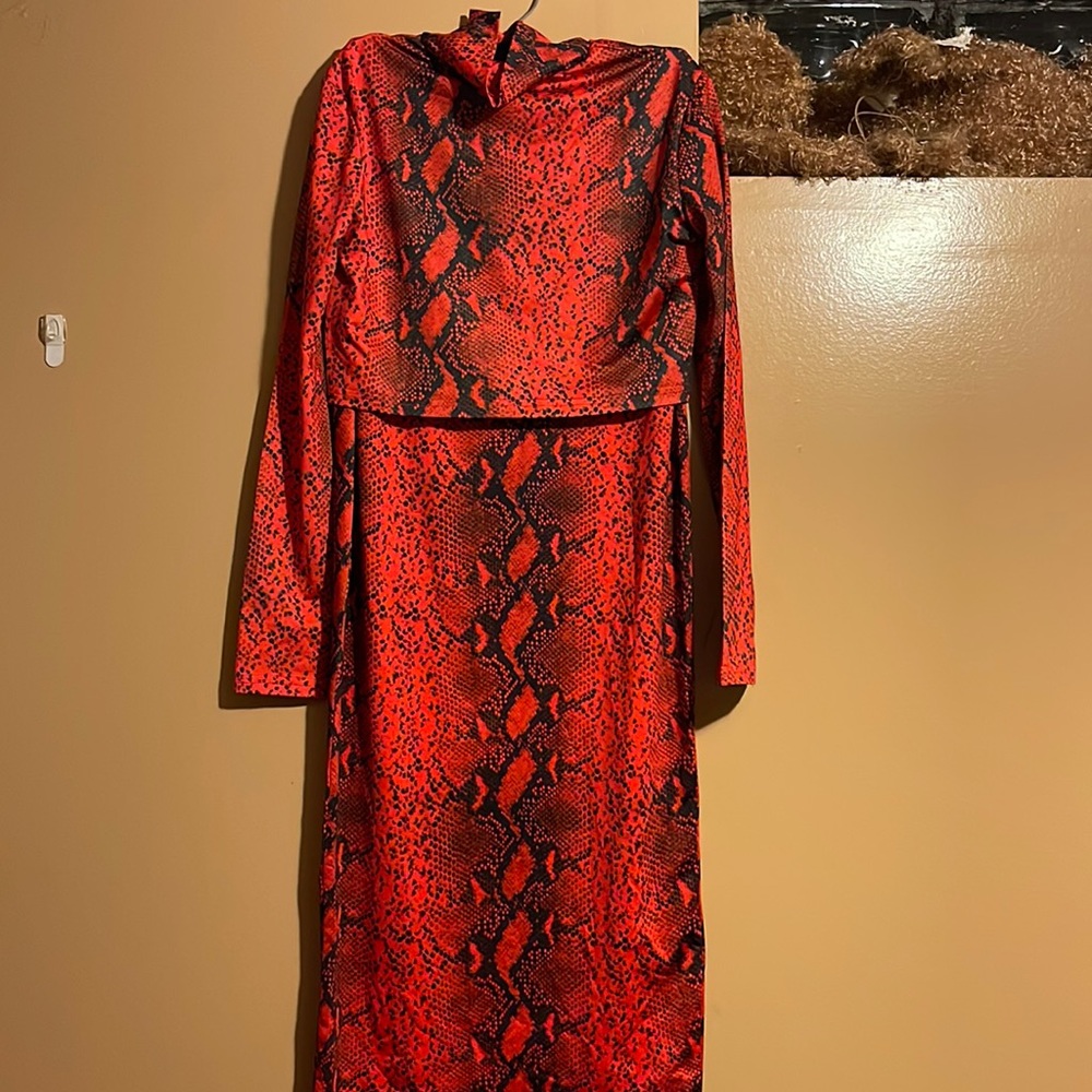 Brand new. Two pieces set